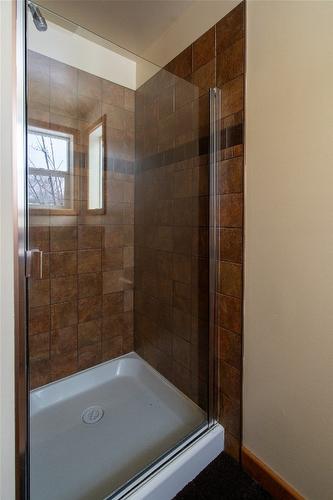 1918 Camozzi Road, Revelstoke, BC - Indoor Photo Showing Bathroom