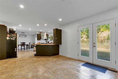 1065 Bx Road, Vernon, BC - Indoor