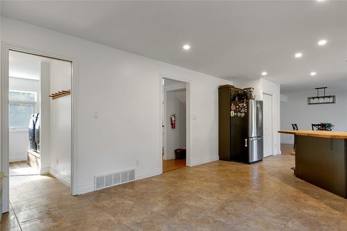 1065 Bx Road, Vernon, BC - Indoor Photo Showing Other Room