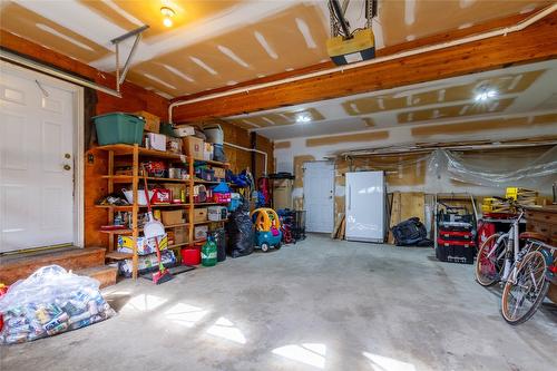 1065 Bx Road, Vernon, BC - Indoor Photo Showing Garage