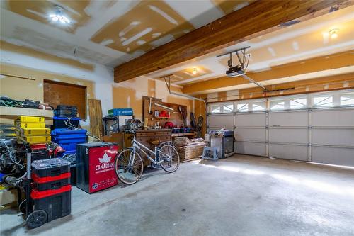 1065 Bx Road, Vernon, BC - Indoor Photo Showing Garage