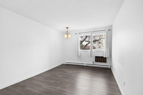 112-445 All Star Court, Kelowna, BC - Indoor Photo Showing Other Room