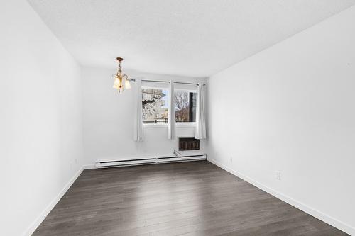 112-445 All Star Court, Kelowna, BC - Indoor Photo Showing Other Room