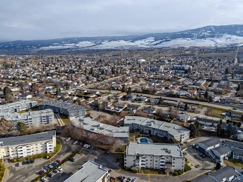 112-445 All Star Court, Kelowna, BC - Outdoor With View