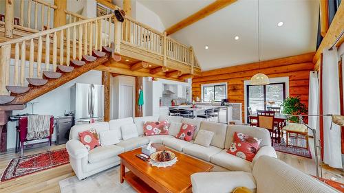 185 Caribou Way, Osoyoos, BC - Indoor Photo Showing Living Room