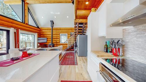 185 Caribou Way, Osoyoos, BC - Indoor Photo Showing Kitchen