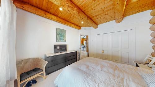 185 Caribou Way, Osoyoos, BC - Indoor Photo Showing Bedroom