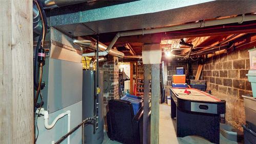 320 2Nd Avenue, Cranbrook, BC - Indoor Photo Showing Basement