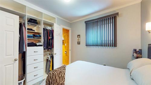 320 2Nd Avenue, Cranbrook, BC - Indoor Photo Showing Bedroom