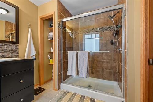 8 George St, St Andrews, MB 