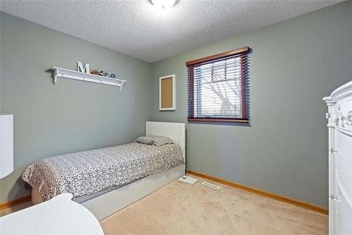 8 George St, St Andrews, MB 