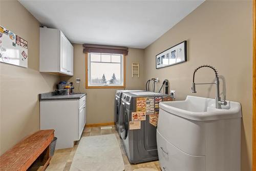 8 George St, St Andrews, MB 