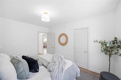 146 Hill St, Winnipeg, MB 