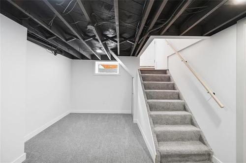 146 Hill St, Winnipeg, MB 