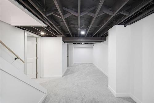 146 Hill St, Winnipeg, MB 