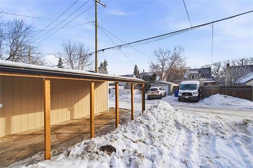 146 Hill St, Winnipeg, MB 