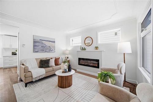 146 Hill St, Winnipeg, MB 