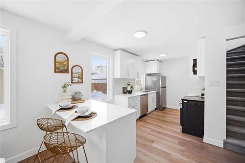 146 Hill St, Winnipeg, MB 