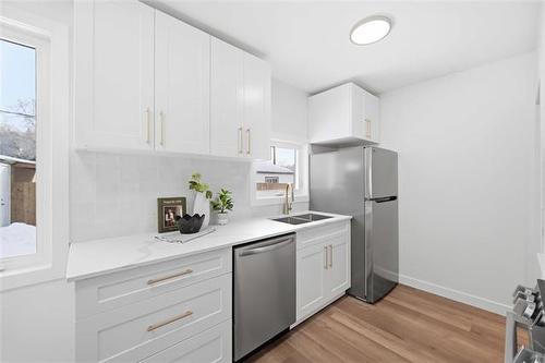 146 Hill St, Winnipeg, MB 