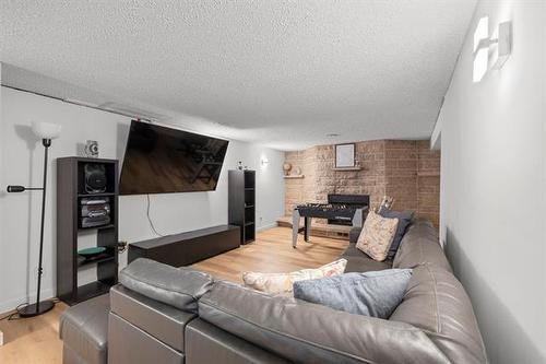 134 Newman Ave, Winnipeg, MB 