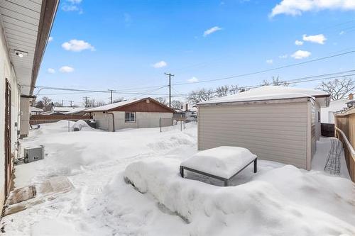 134 Newman Ave, Winnipeg, MB 