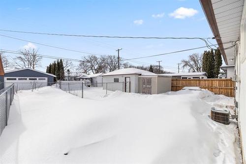 134 Newman Ave, Winnipeg, MB 