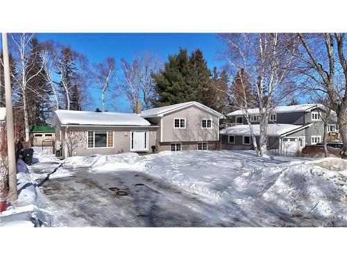 960 Msgr Godin, Bathurst, NB 