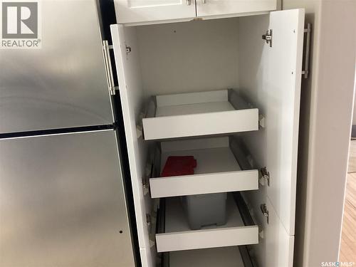 3709 Caen Avenue, Regina, SK - Indoor