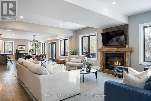 3 Holly Court, Collingwood, ON - Indoor Photo Showing Living Room With Fireplace