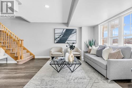 1769 Carousel Drive, Pickering, ON - Indoor Photo Showing Living Room