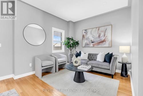 1769 Carousel Drive, Pickering, ON - Indoor Photo Showing Living Room
