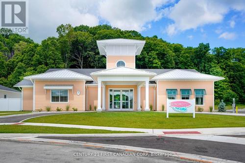 403 - 100 The Promenade, Central Elgin, ON - Outdoor