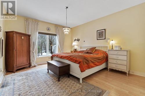 5114 Meadowood Lane, Lincoln (Beamsville), ON - Indoor Photo Showing Bedroom