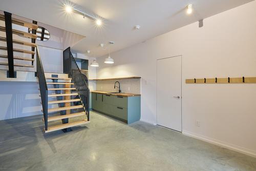 Hall d'entrée/Vestibule - 538 Rue Désormeaux, Saint-Donat, QC 