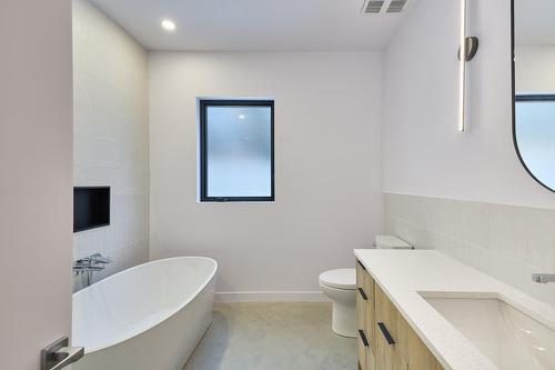 Salle de bains - 538 Rue Désormeaux, Saint-Donat, QC 