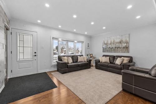 Salon - 848 Rue Gilles, Laval (Fabreville), QC - Indoor Photo Showing Living Room