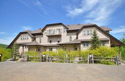 5-305 Rue du Mont-Plaisant  Mont-Tremblant, QC J8E 1L2