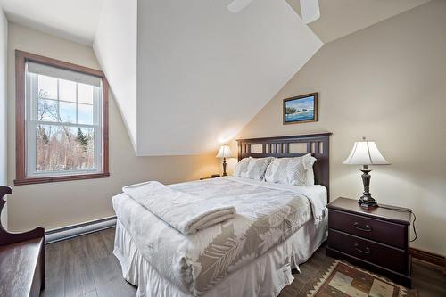 Chambre à coucher - 5-305 Rue Du Mont-Plaisant, Mont-Tremblant, QC - Indoor Photo Showing Bedroom