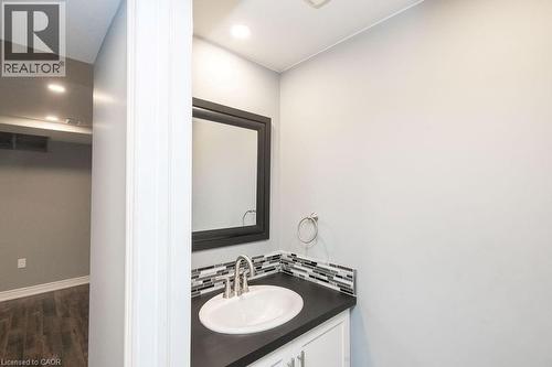 85 Chamomile Drive, Hamilton, ON - Indoor Photo Showing Bathroom
