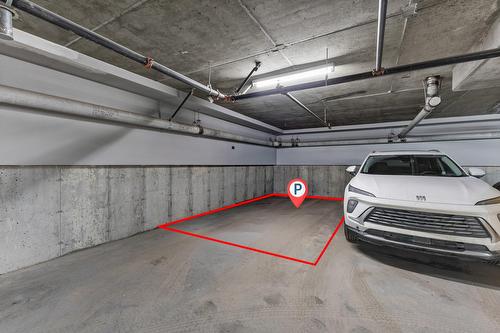 Garage - 203-2229 Rue Ste-Catherine E., Montréal (Ville-Marie), QC - Indoor Photo Showing Garage