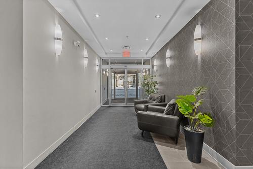 Hall d'entrée/Vestibule - 203-2229 Rue Ste-Catherine E., Montréal (Ville-Marie), QC - Indoor Photo Showing Other Room