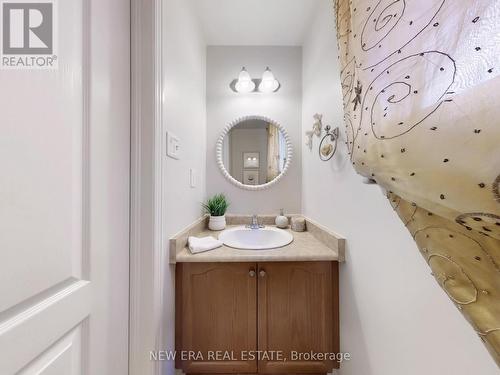 16 - 7360 Zinnia Place, Mississauga, ON - Indoor Photo Showing Bathroom