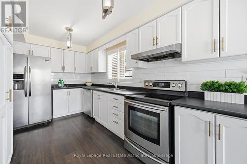 35 - 346 Highland Road W, Hamilton, ON - Indoor Photo Showing Kitchen With Stainless Steel Kitchen