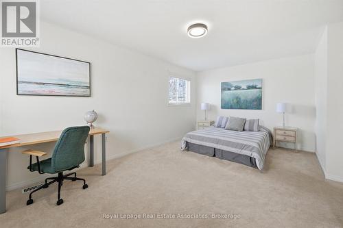 35 - 346 Highland Road W, Hamilton, ON - Indoor Photo Showing Bedroom