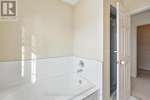 35 - 346 Highland Road W, Hamilton, ON - Indoor Photo Showing Bathroom