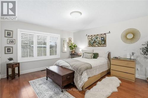 17 Krieghoff Drive, Hamilton, ON - Indoor Photo Showing Bedroom