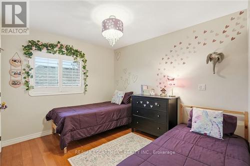 17 Krieghoff Drive, Hamilton, ON - Indoor Photo Showing Bedroom