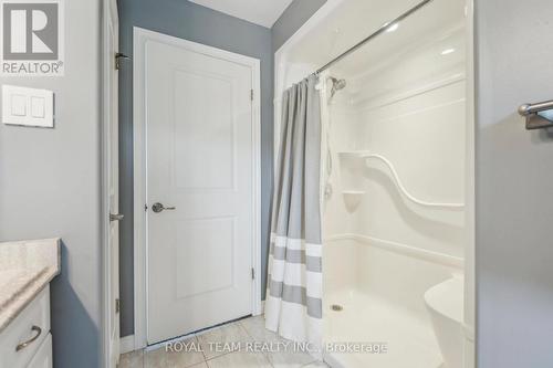 2 Lafayette Street E, Haldimand, ON - Indoor Photo Showing Bathroom