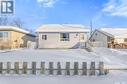 806 12th STREET W  Prince Albert, SK S6V 3C5