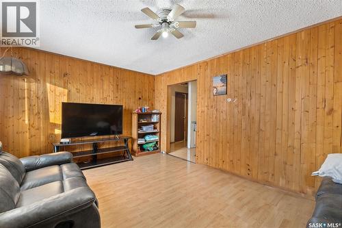 806 12Th Street W, Prince Albert, SK - Indoor Photo Showing Living Room